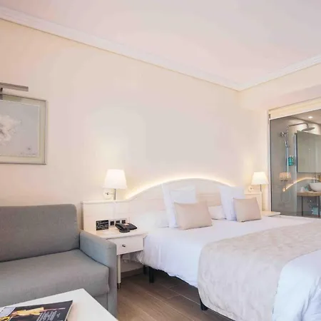 Port Salins By Pierre & 4*