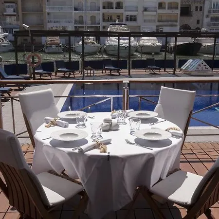 Port Salins By Pierre & Hotel Empuriabrava