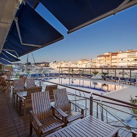 Port Salins By Pierre & エンプリアブラバ