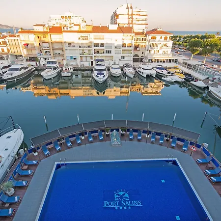 Port Salins By Pierre & 4*