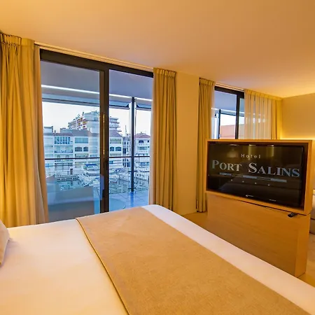Port Salins By Pierre & 4*