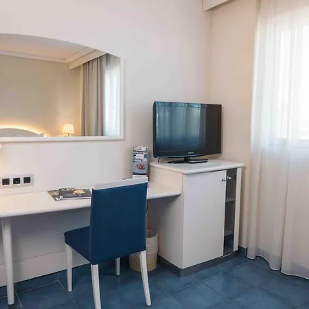 Port Salins By Pierre & 4*