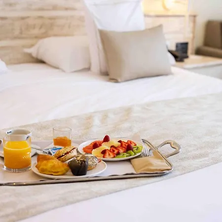 Port Salins By Pierre & 4*