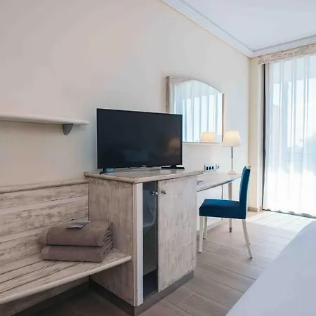Port Salins By Pierre & Hotel 4*