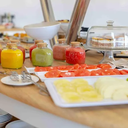 فندق Port Salins By Pierre & 4*