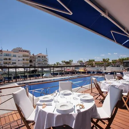 Port Salins By Pierre & 4*