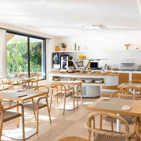 Port Salins By Pierre & Hotel