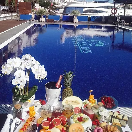 Hotel Port Salins By Pierre &